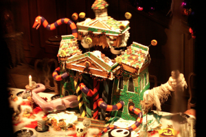 2007 Haunted Mansion Holiday Gingerbread House