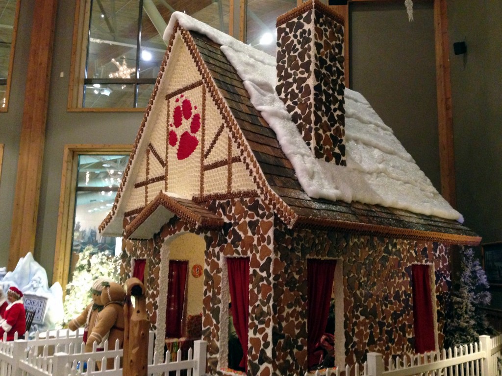 Great Wolf Lodge Gingerbread House 2013 Grand Mound Washington 01