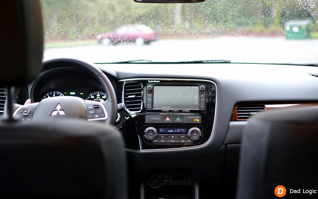 Mitsubishi-Outlander-2015-08