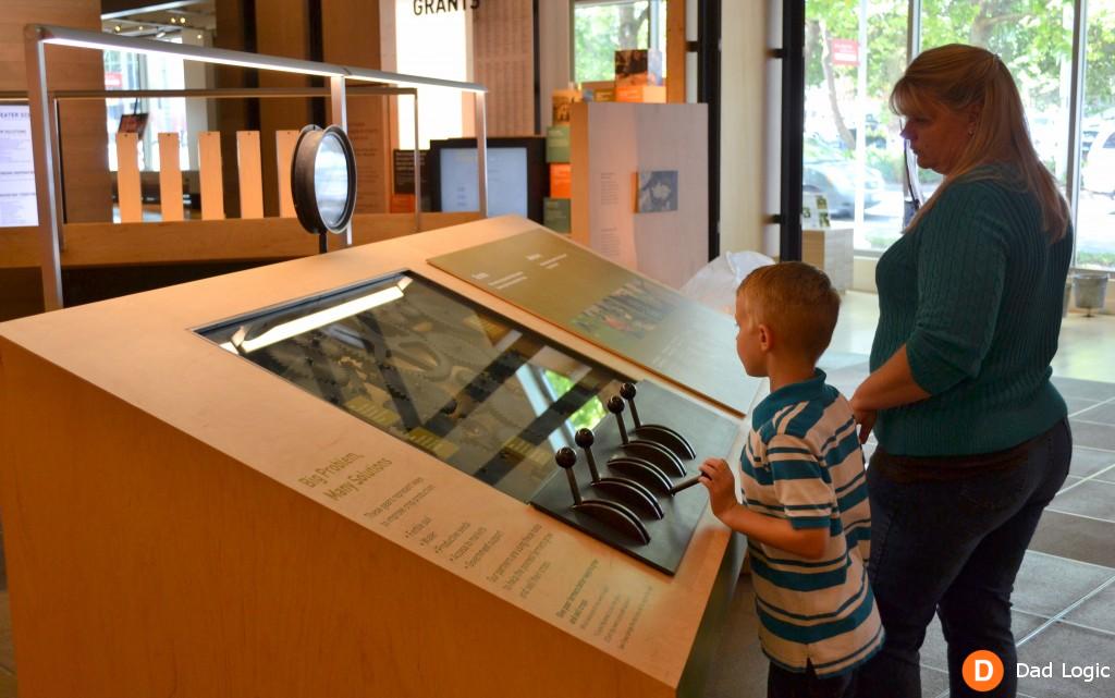 Bill-Melinda-Gates-Foundation-Visitor-Center-02