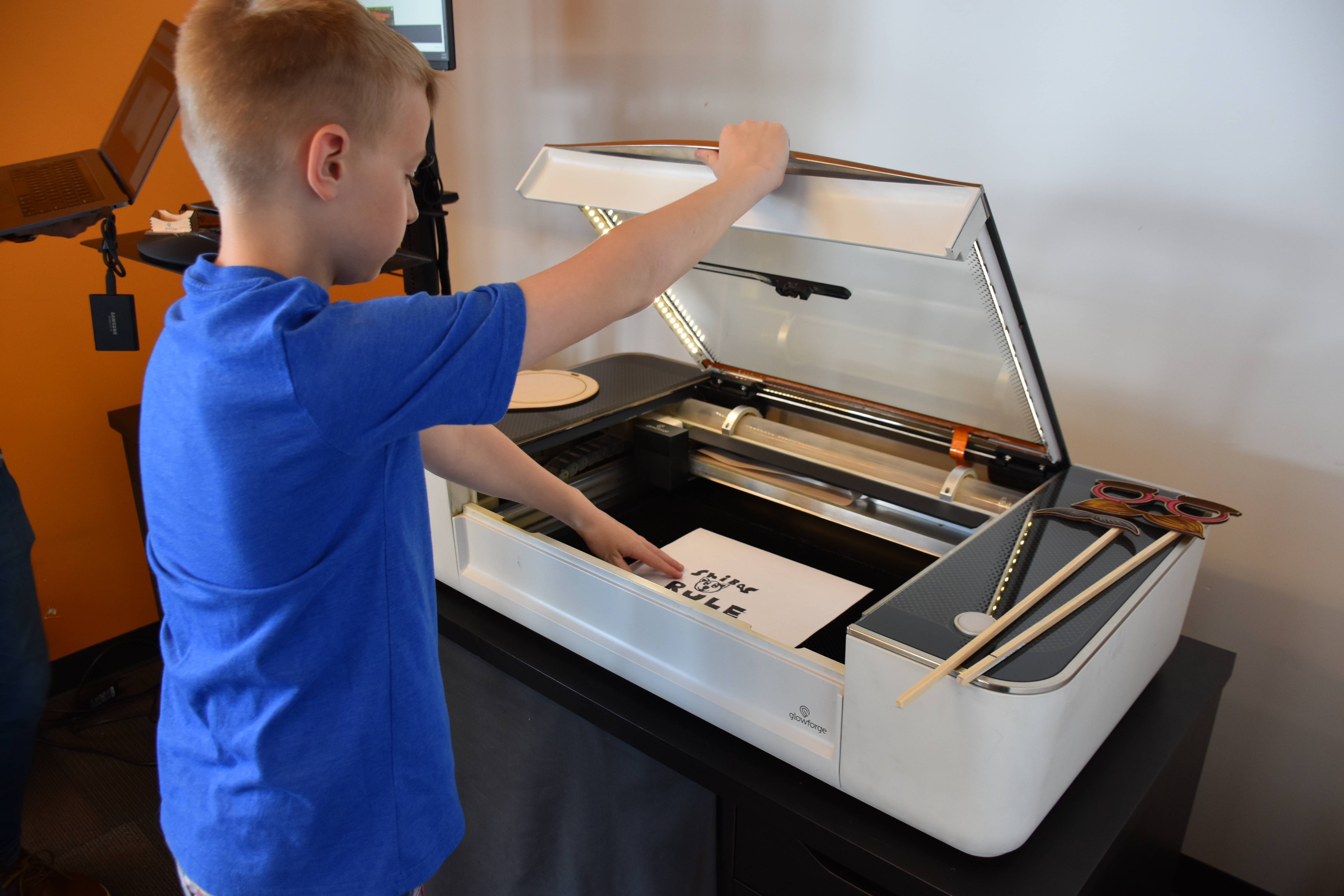 Glowforge Is The 3d Laser Printer That Turns Dreamers Into Makers Dad Logic
